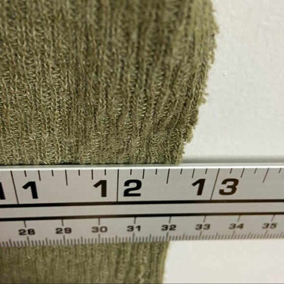 Free People Moss Green Flutter Sleeve Tee Size XS V-Neck Knit Moss Short‎ Boho - Picture 9 of 12